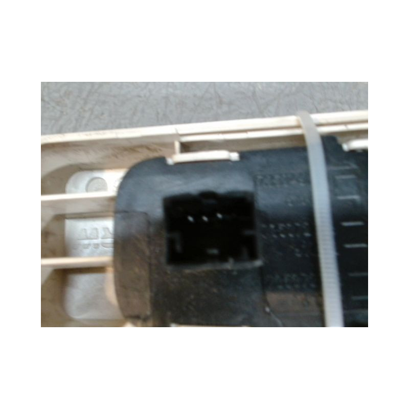 BOUTON COMMANDE TOIT OUVRANT FIAT 500 2007-