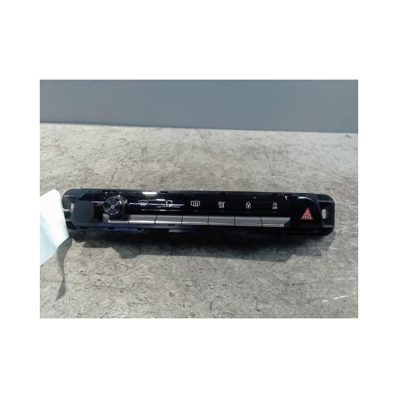 BOUTON DE WARNING CITROEN C5 AIRCR.
