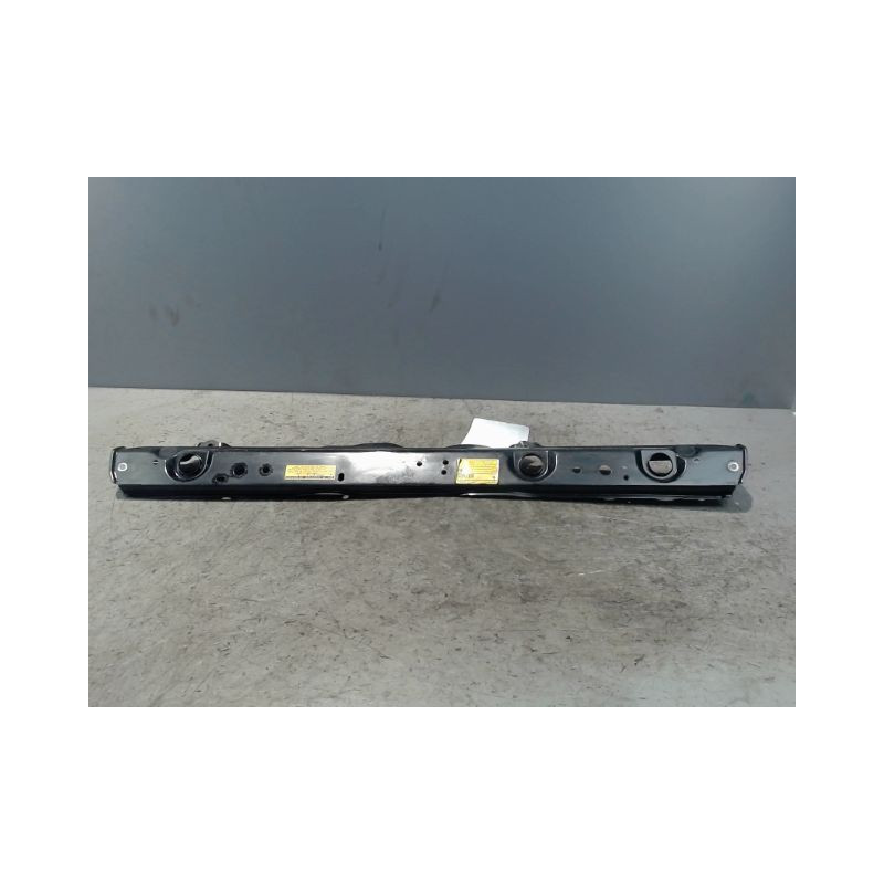 TRAVERSE SUPERIEURE ARMATURE AVANT TOYOTA YARIS 2003-