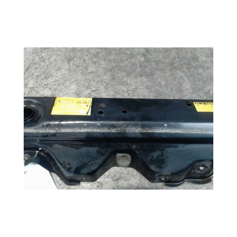 TRAVERSE SUPERIEURE ARMATURE AVANT TOYOTA YARIS 2003-