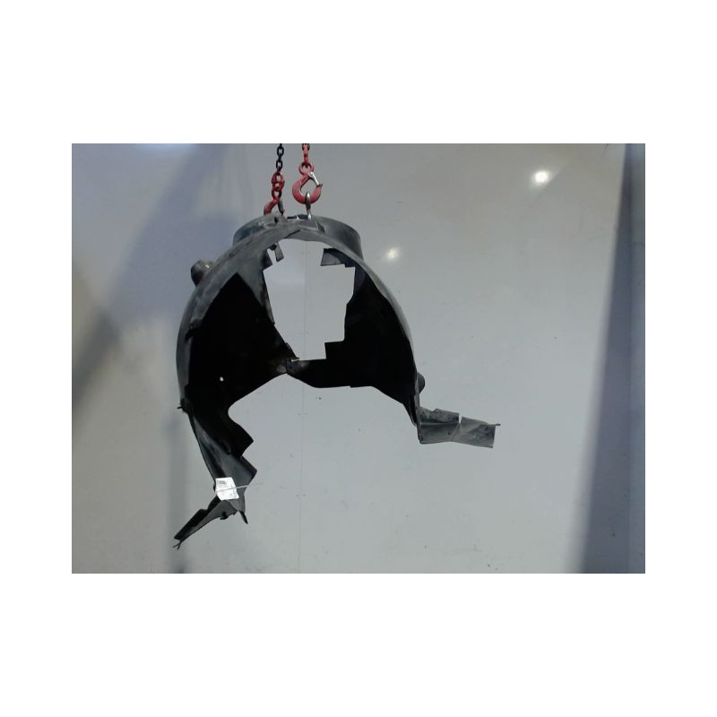 PARE-BOUE AVANT GAUCHE MERCEDES CLASSE C COUPE SPORT