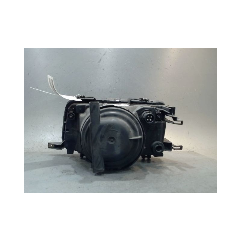 PHARE DROIT AUDI 80