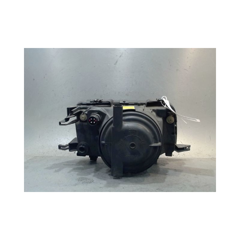 PHARE GAUCHE AUDI 80