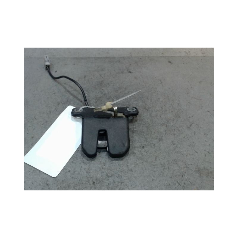 SERRURE COFFRE ARRIERE AUDI 80