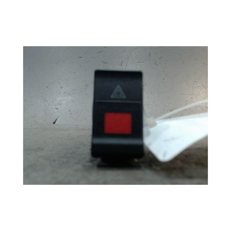 BOUTON DE WARNING AUDI 80