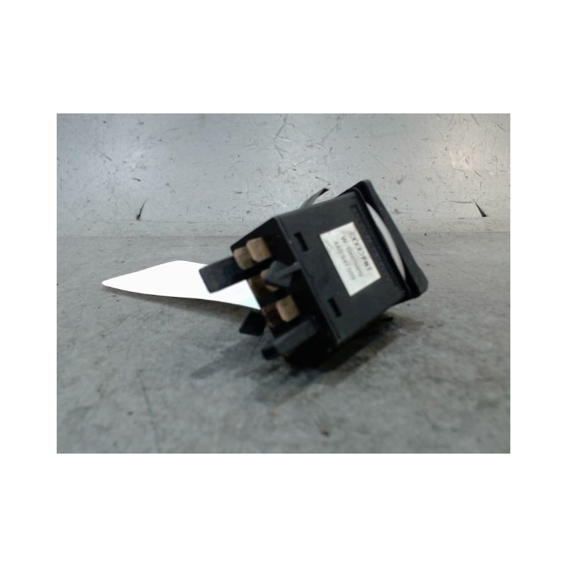 BOUTON DE WARNING AUDI 80