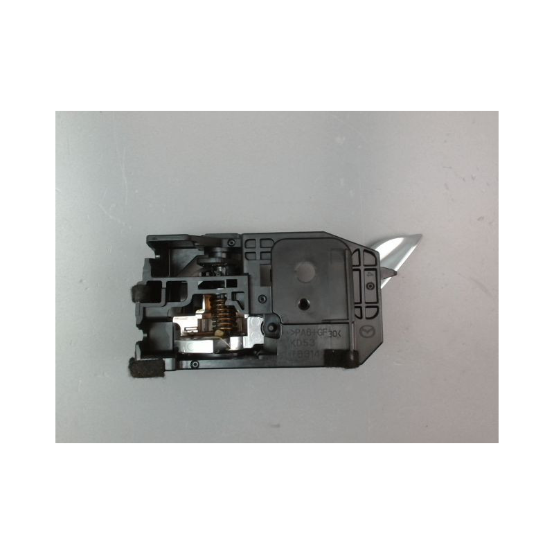 POIGNEE INTERIEURE PORTE AVANT DROIT MAZDA 3