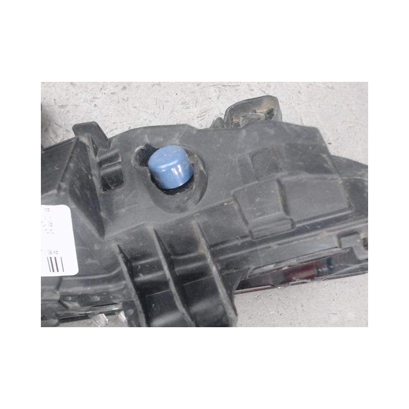 FEUX POSITION DROIT PEUGEOT 208