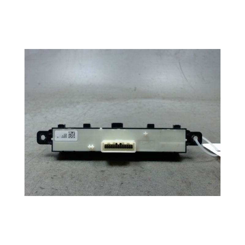 BOUTON DE WARNING DACIA JOGGER