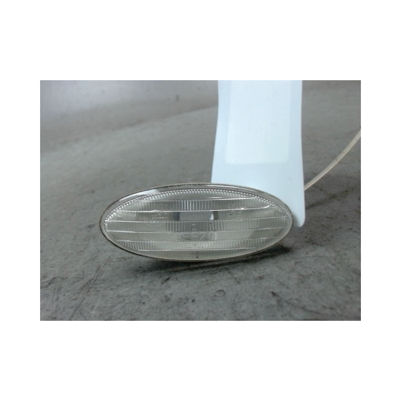 REPETITEUR AILE GAUCHE NISSAN JUKE