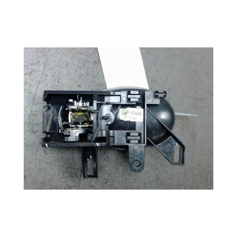 POIGNEE INTERIEURE PORTE AVANT DROIT NISSAN JUKE