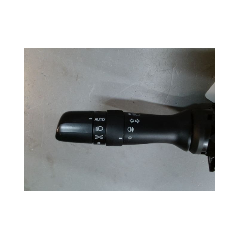 COMMANDE CLIGNOTANT LEXUS CT200H