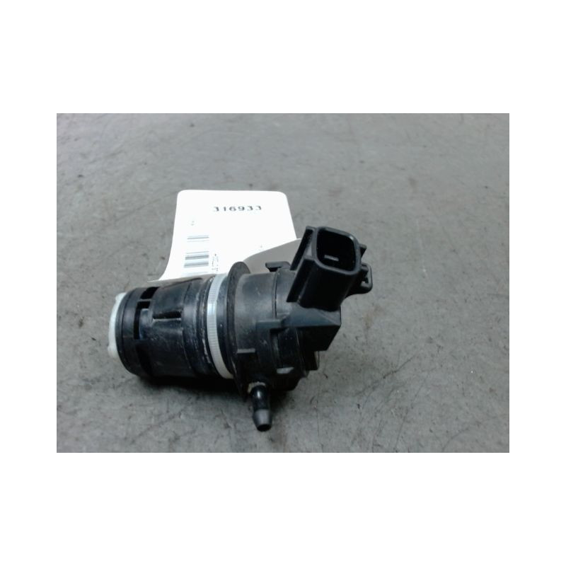 POMPE LAVE-GLACE AVANT LEXUS CT200H
