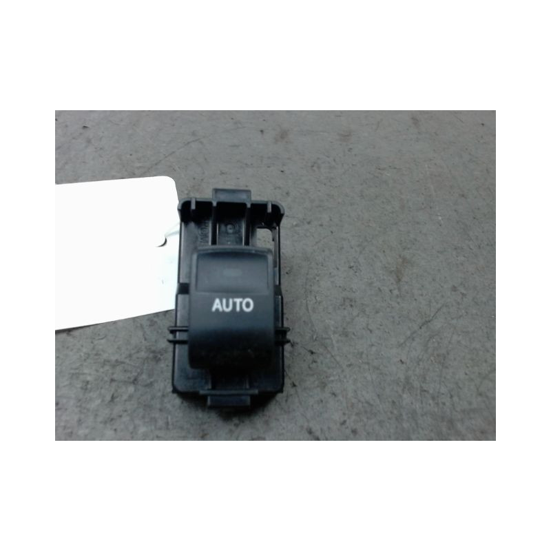 COMMANDE LEVE-GLACE PORTE ARG LEXUS CT200H