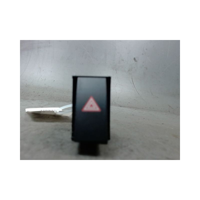 BOUTON DE WARNING LEXUS CT200H