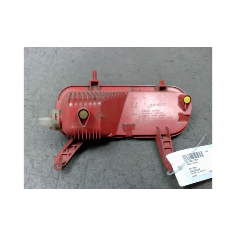 FEU BROUILLARD ARRIERE GAUCHE PEUGEOT 5008 2009-