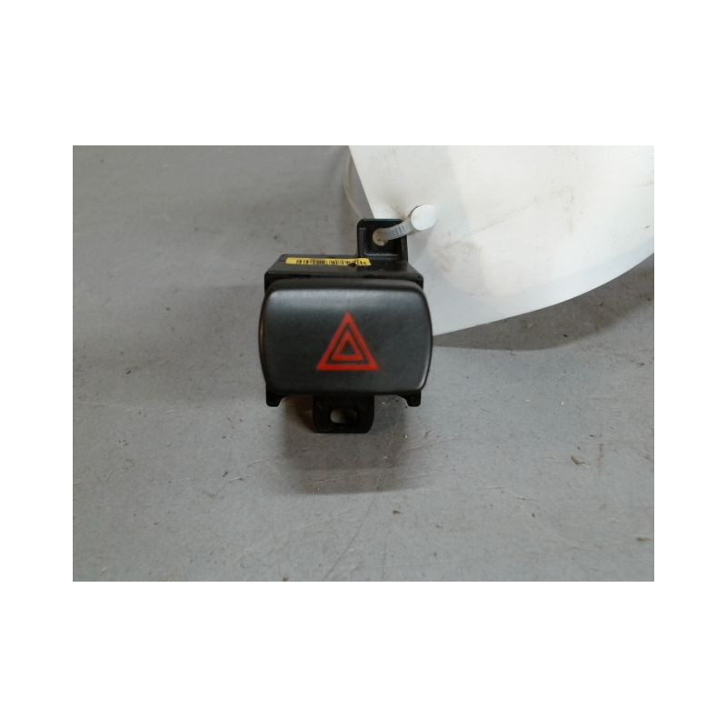 BOUTON DE WARNING FIAT BRAVO