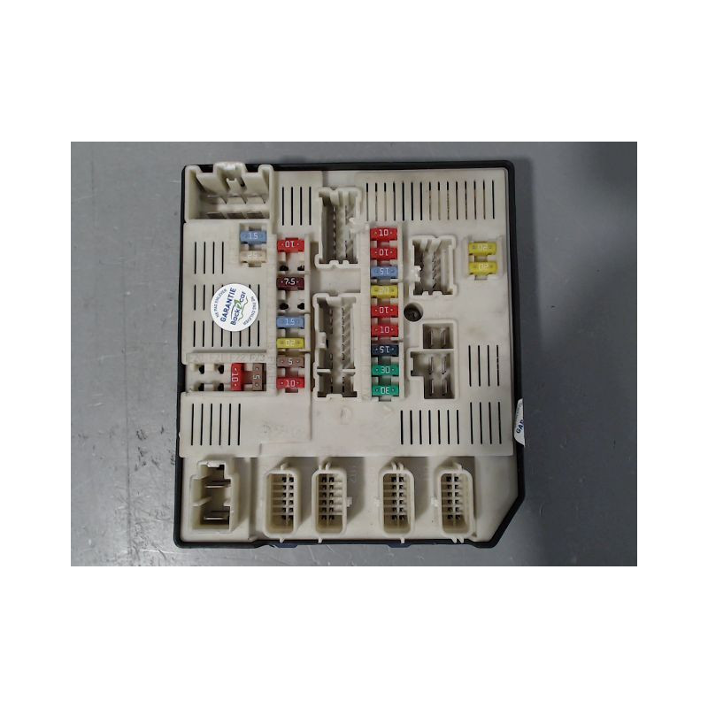 BOITE A FUSIBLES RENAULT LAGUNA III 2007-