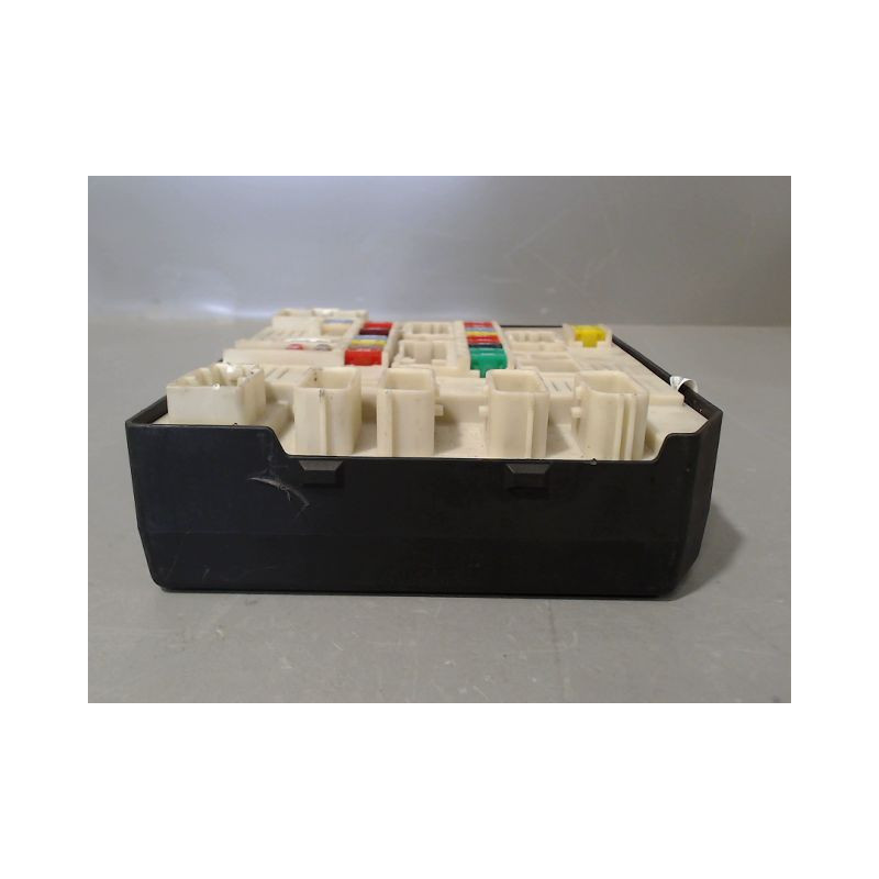 BOITE A FUSIBLES RENAULT LAGUNA III 2007-