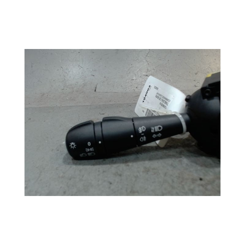 COMMANDE CLIGNOTANT RENAULT CAPTUR
