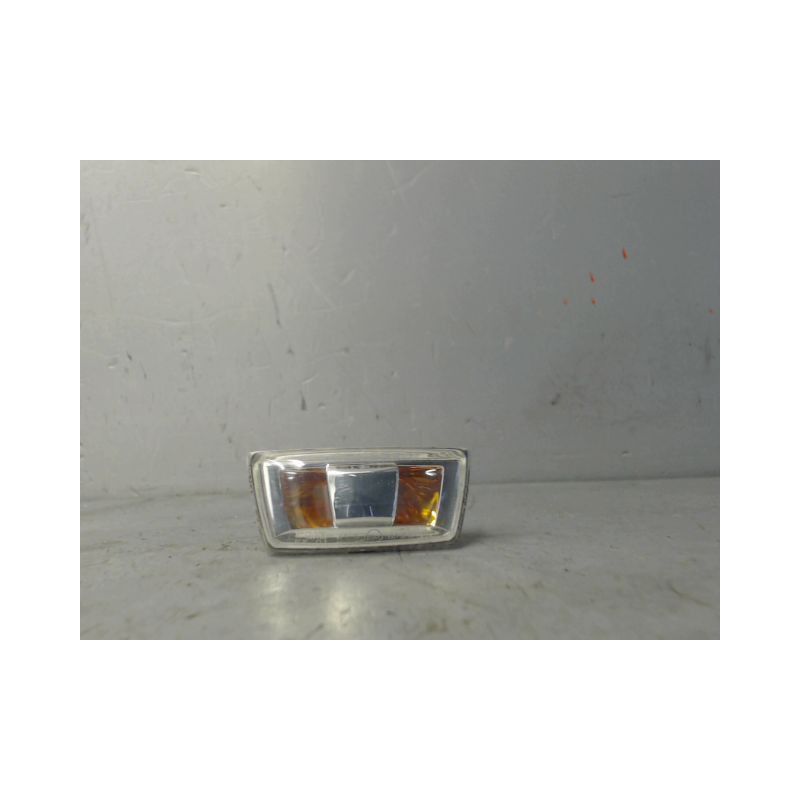 REPETITEUR AILE DROIT OPEL CORSA