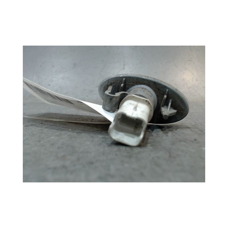 REPETITEUR AILE GAUCHE PEUGEOT 307