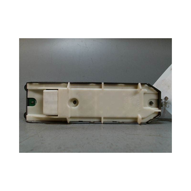 COMMANDE LEVE-GLACE PORTE AVG TOYOTA AURIS
