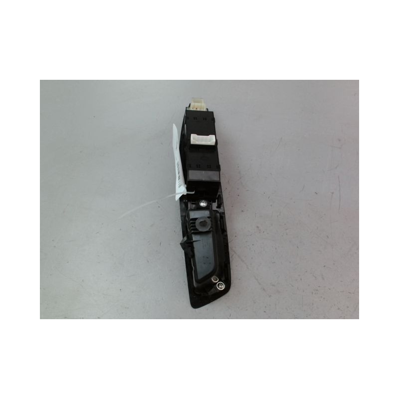 COMMANDE LEVE-GLACE PORTE AVG HYUNDAI I20