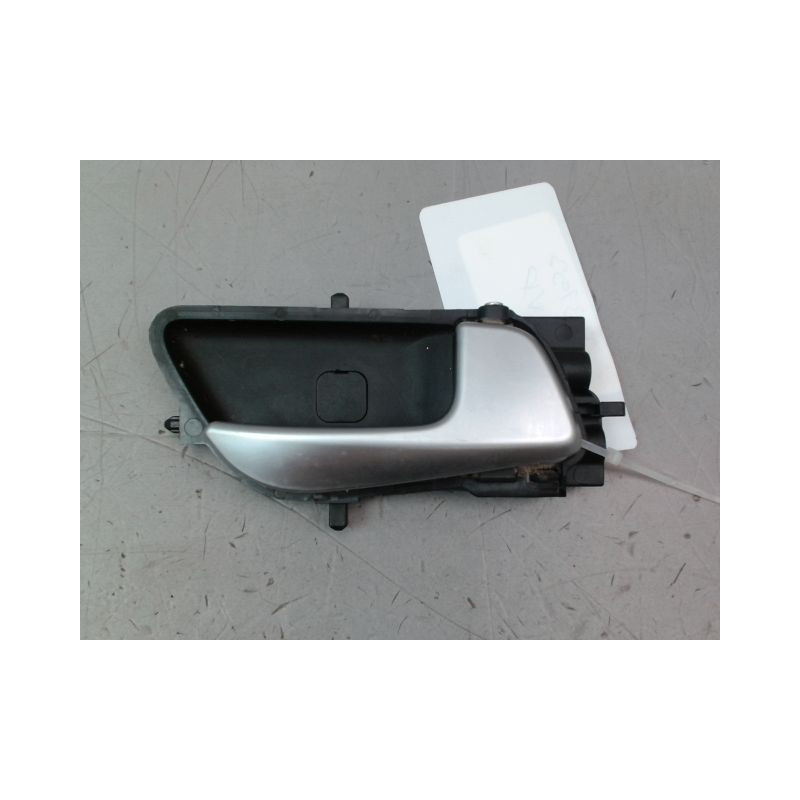 POIGNEE INTERIEURE PORTE AVANT DROIT HYUNDAI I20