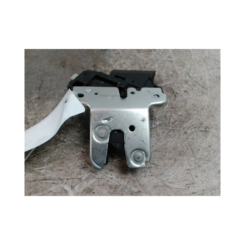 SERRURE COFFRE ARRIERE VOLKSWAGEN PASSAT 2005-