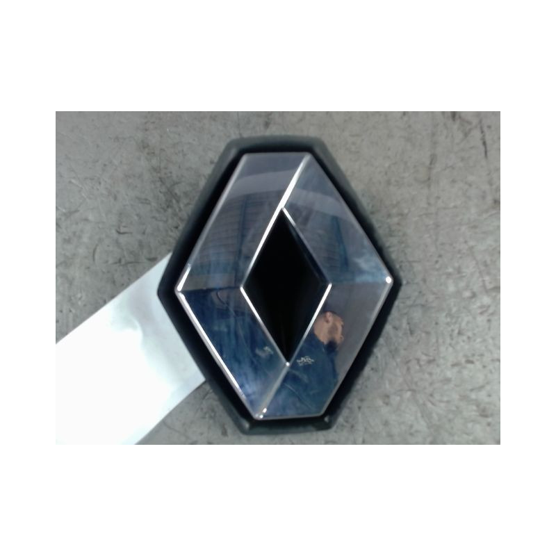 SIGLE CALANDRE RENAULT CLIO III 2005-