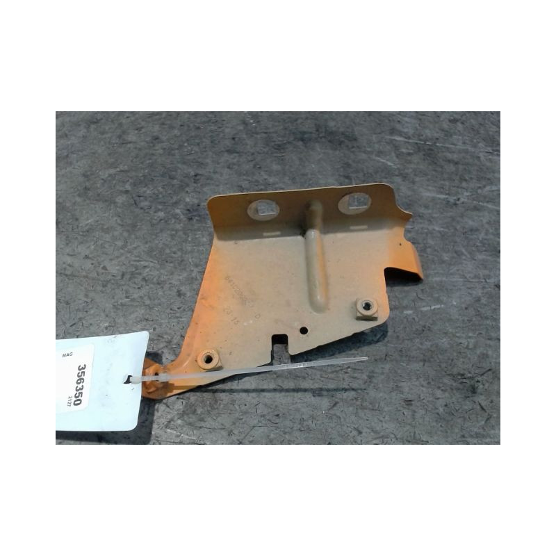 SUPPORT AILE AVD RENAULT MASTER