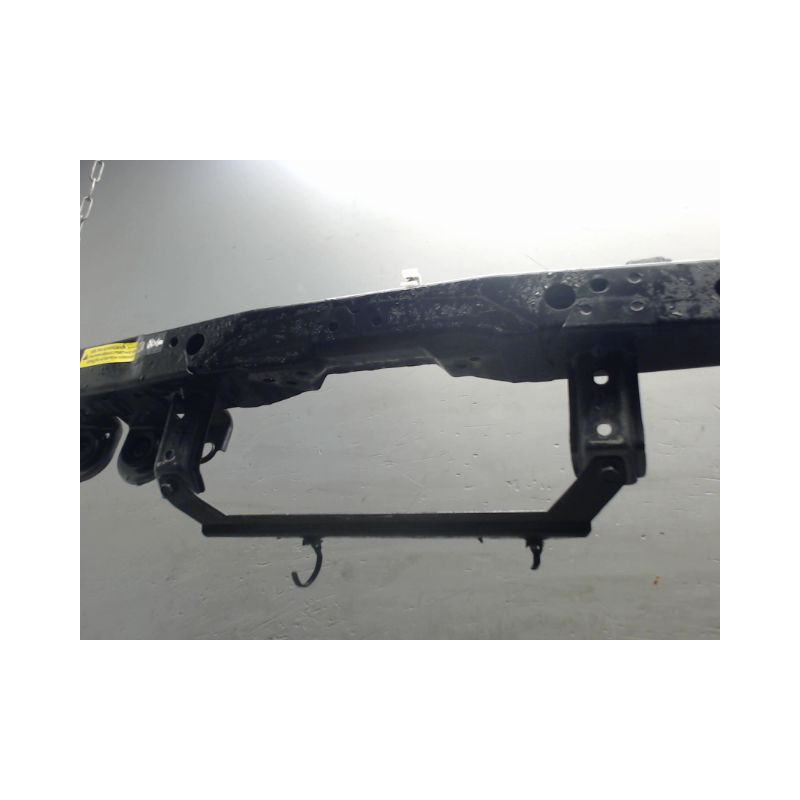 TRAVERSE SUPERIEURE ARMATURE AVANT NISSAN JUKE