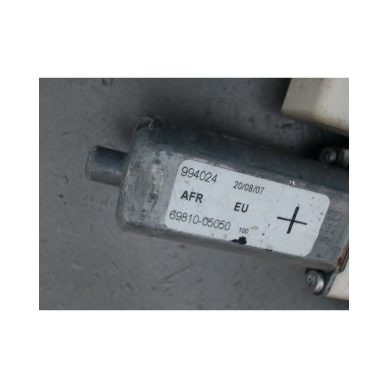 MECANISME LEVE-GLACE AVANT DROIT TOYOTA AVENSIS