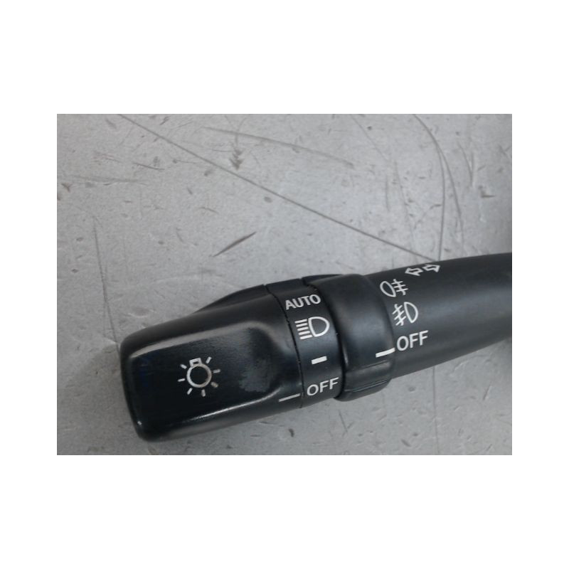 COMMANDE CLIGNOTANT TOYOTA AVENSIS