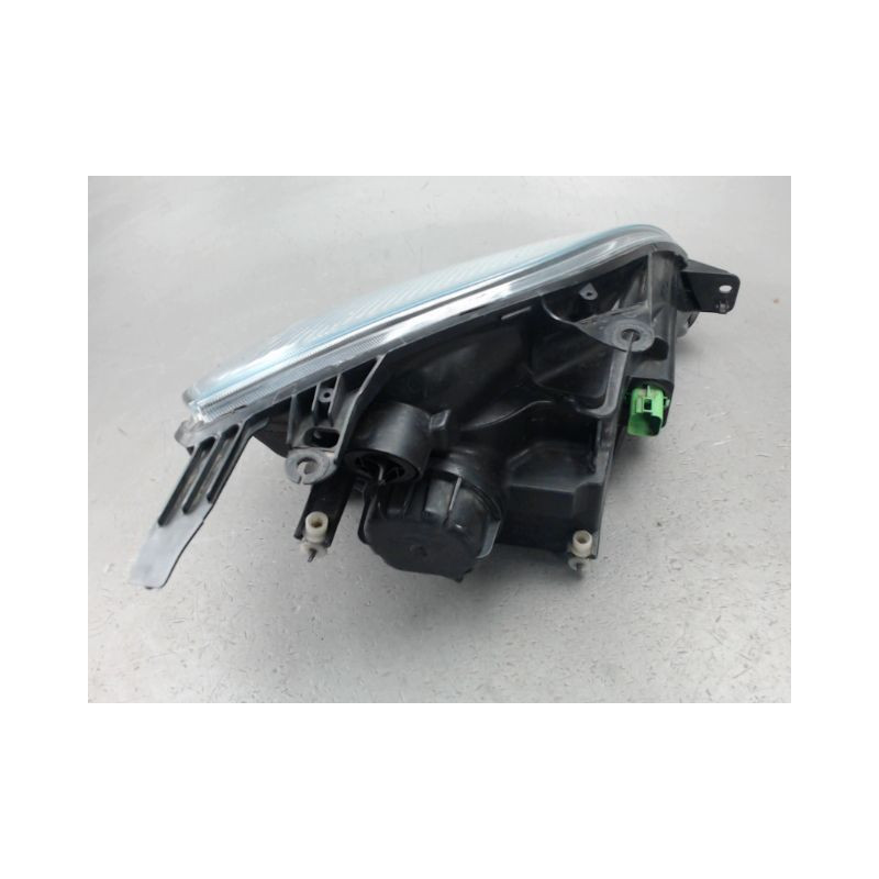 PHARE GAUCHE FORD FIESTA