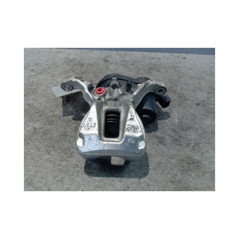 ETRIER DE FREIN ARRIERE DROIT TOYOTA C-HR