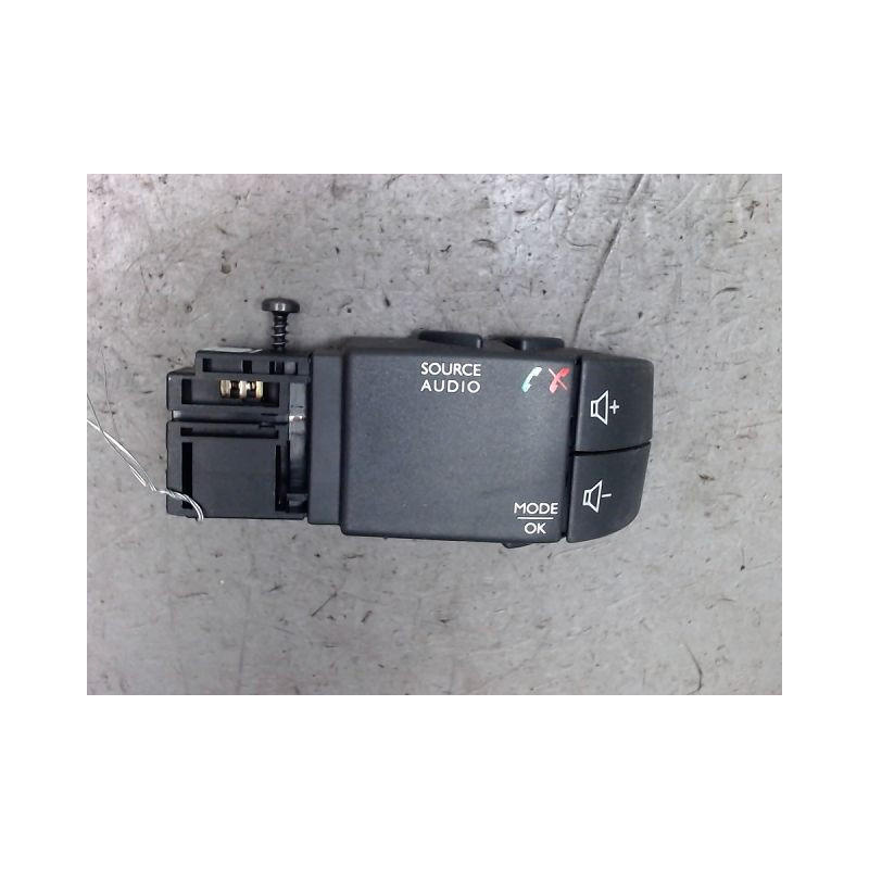 COMMANDE AUTORADIO RENAULT CLIO