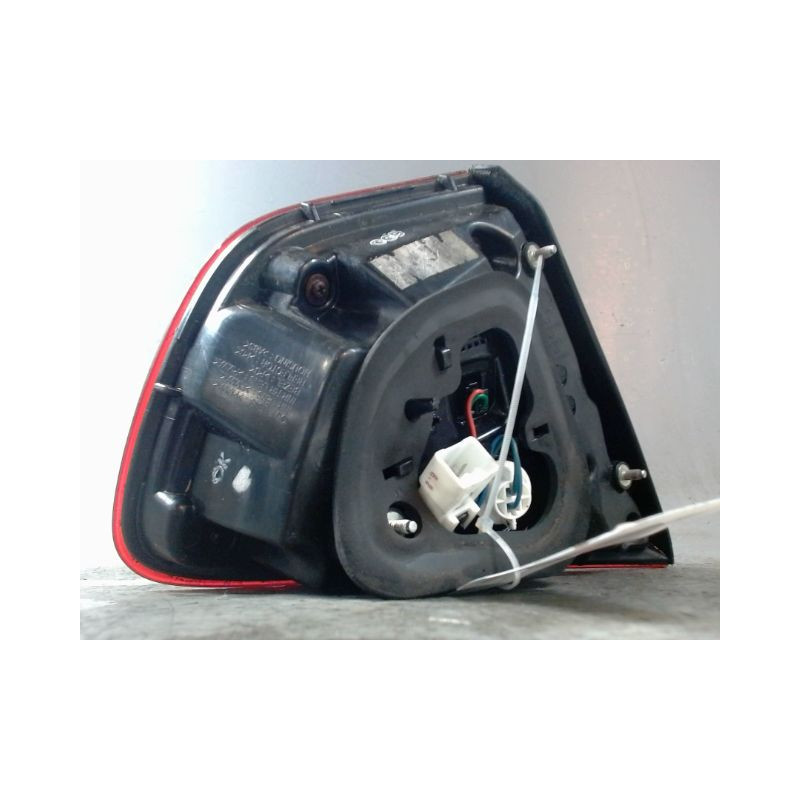 FEU ARRIERE INTERIEUR DROIT KIA RIO 2005-