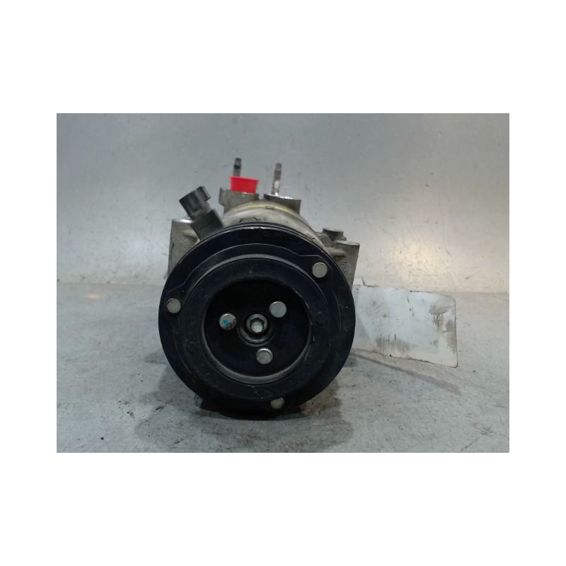 COMPRESSEUR AIR CONDITIONNE FORD FIESTA