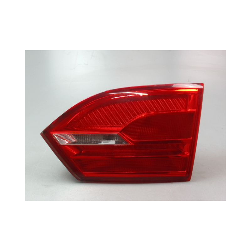 FEU ARRIERE INTERIEUR DROIT VOLKSWAGEN JETTA 2005-