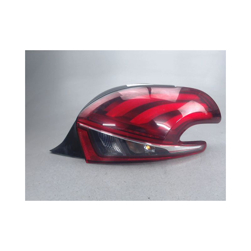 FEU ARRIERE DROIT PEUGEOT 208