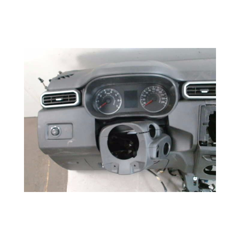PLANCHE DE BORD  DACIA DUSTER