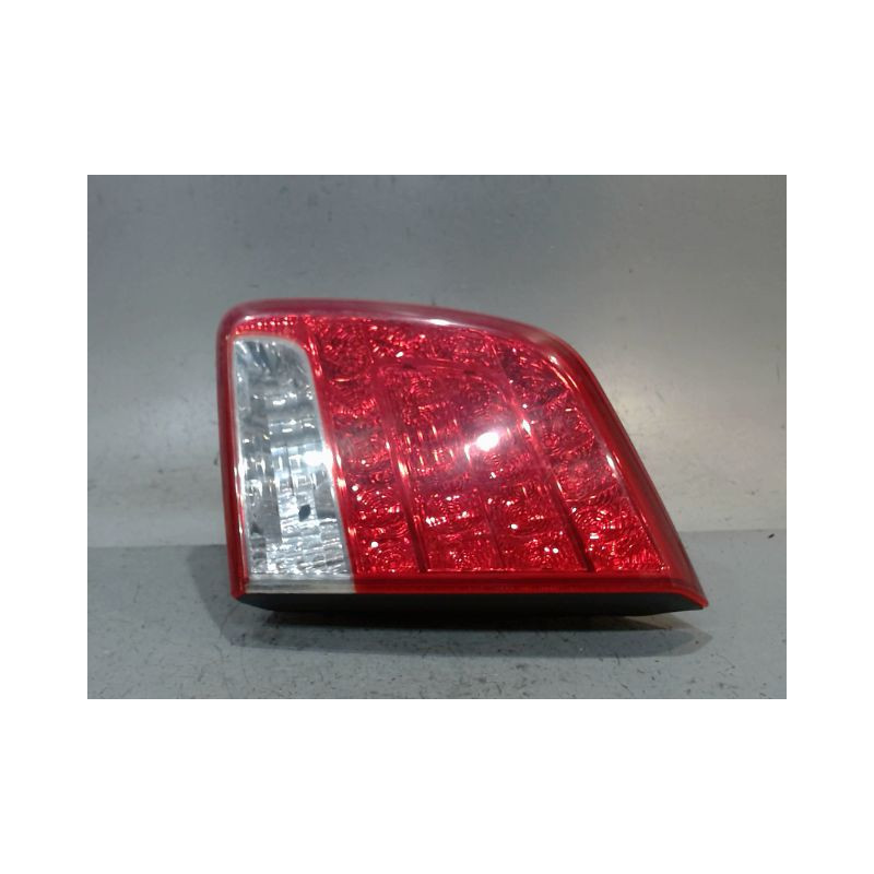 FEU ARRIERE INTERIEUR DROIT KIA SORENTO