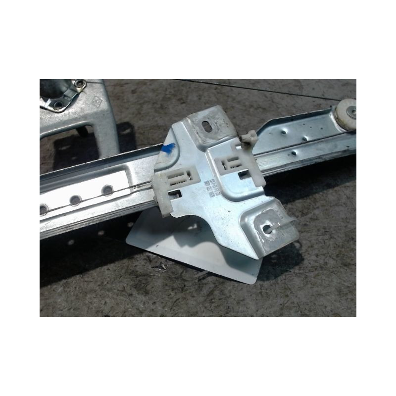 MECANISME LEVE-GLACE AVANT DROIT DACIA SANDERO 2008-