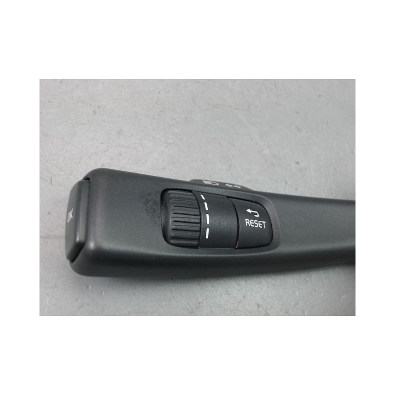 COMMANDE CLIGNOTANT VOLVO V60