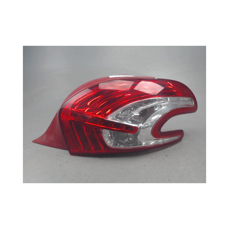 FEU ARRIERE DROIT PEUGEOT 208