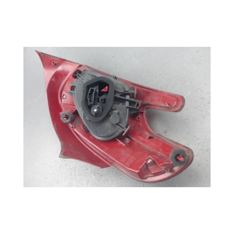 FEU ARRIERE DROIT PEUGEOT 208