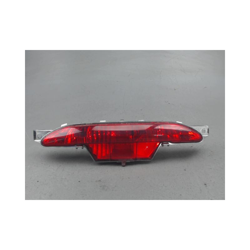 FEU BROUILLARD CENTRAL ARRIERE PEUGEOT 208