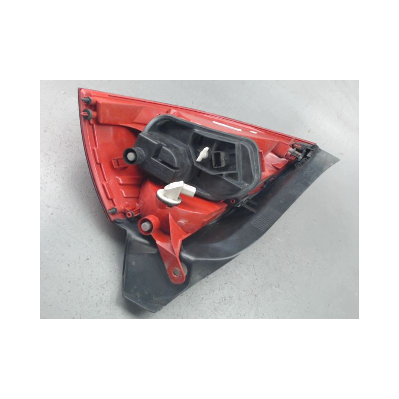 FEU ARRIERE GAUCHE  RENAULT MEGANE